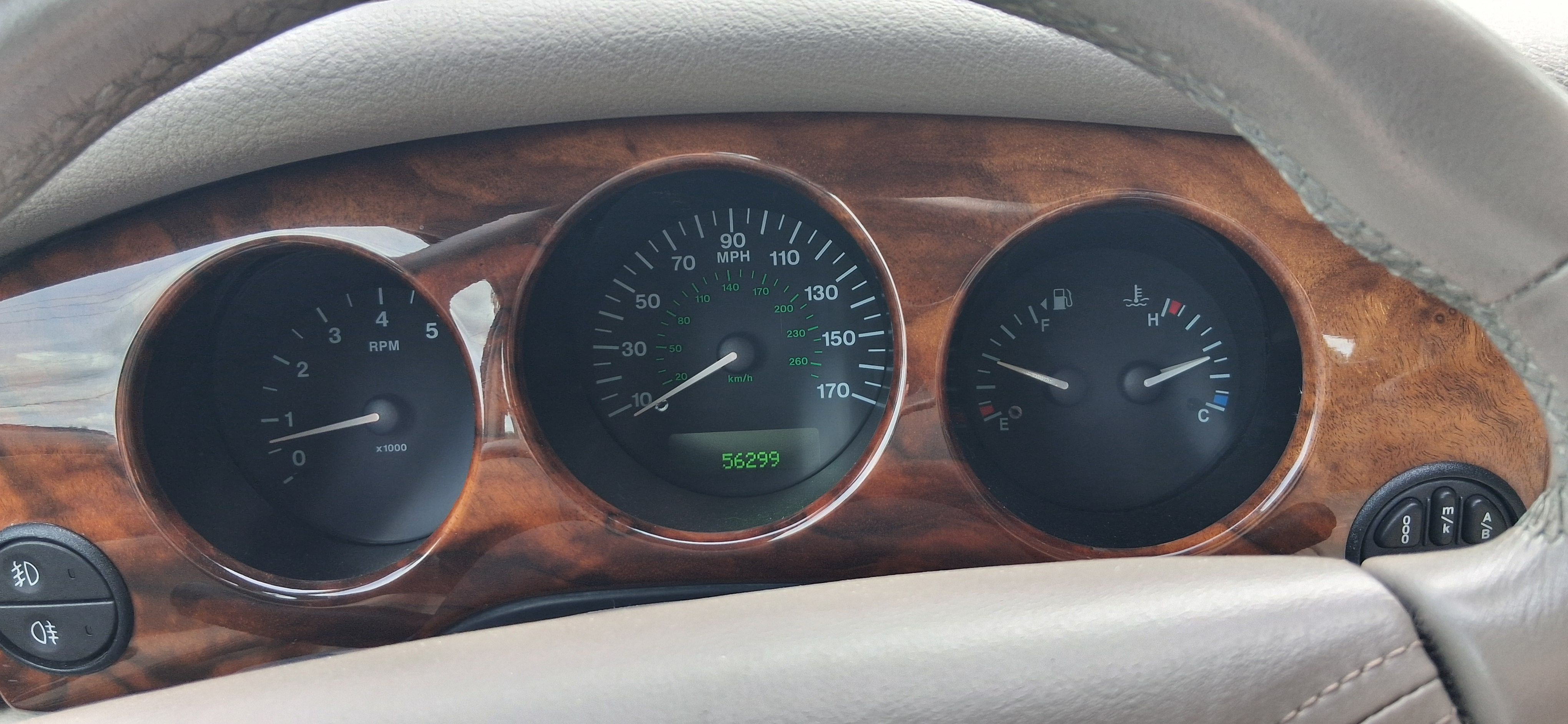 Used 1998 Jaguar XJ8 RWD image 23