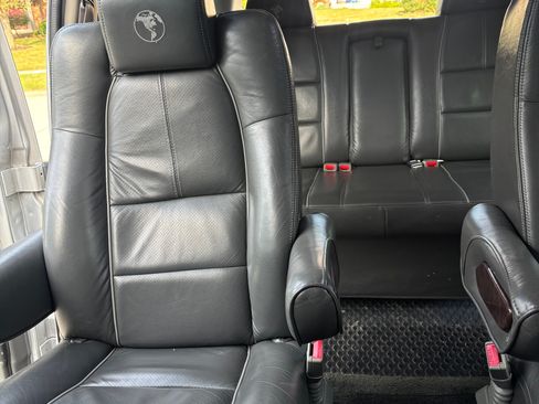 Used 2017 Chevrolet Express 2500 RWD image 10