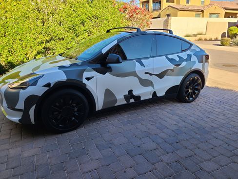 Used 2020 Tesla Model Y Long Range image 6