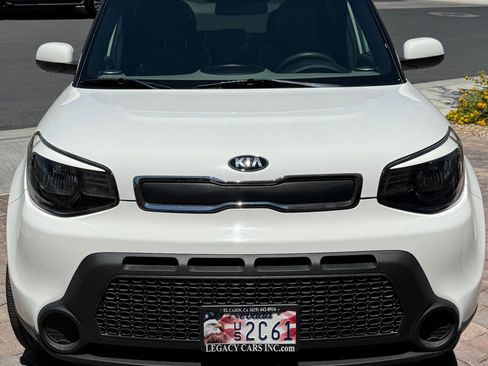Used 2014 Kia Soul FWD image 4