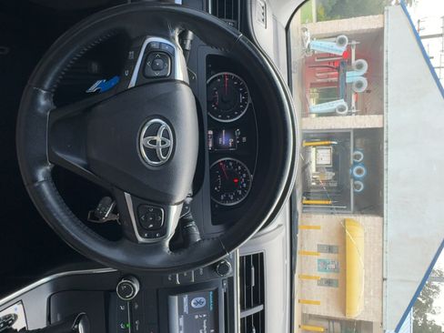 Used 2015 Toyota Camry SE image 14