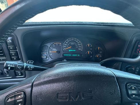 Used 2005 GMC Sierra 2500 SLT w/ Heavy-Duty Power Package AWD/4WD image 19