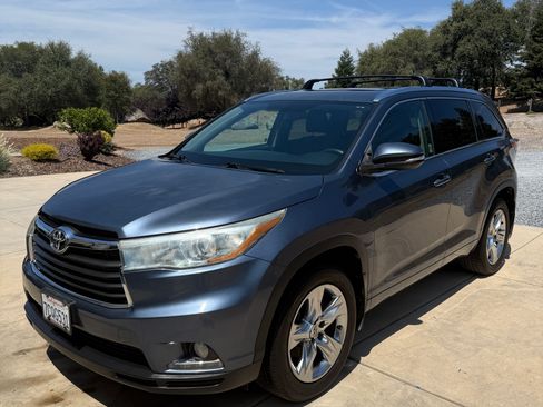 Used 2014 Toyota Highlander Limited AWD/4WD image 2