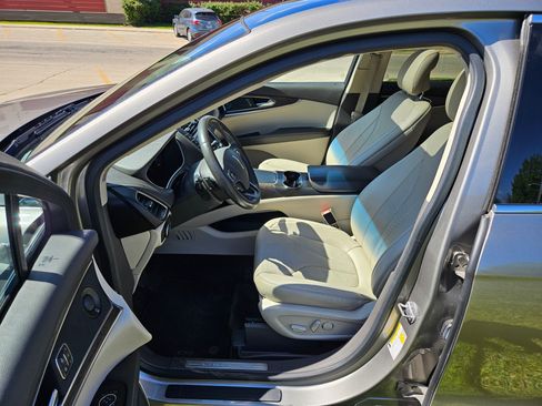 Used 2016 Lincoln MKX Reserve w/ Technology Package AWD/4WD image 9