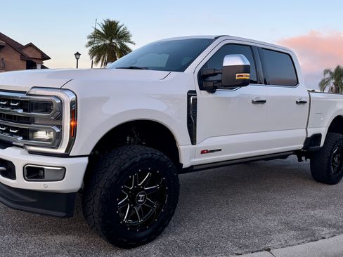 Used 2024 Ford F250 Platinum image 12