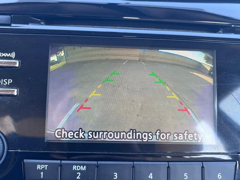 Used 2017 Nissan Rogue S FWD image 11