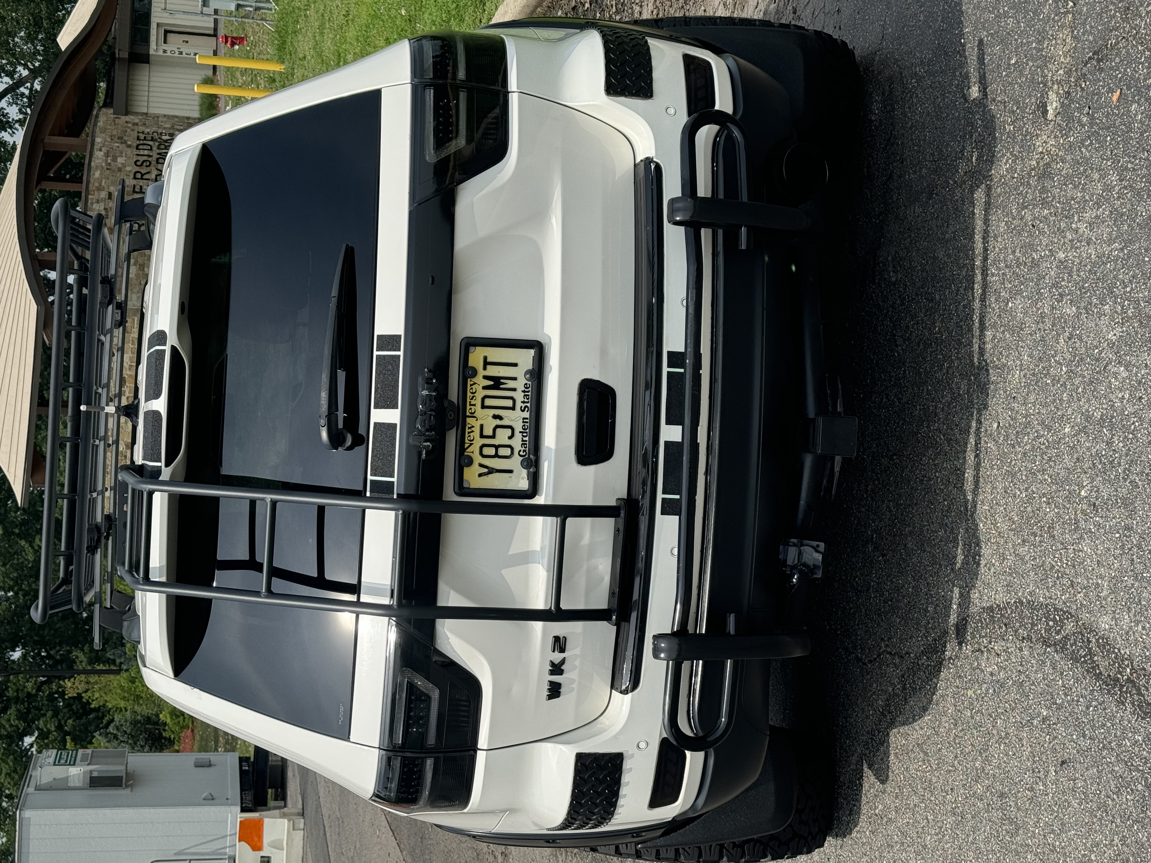 Used 2012 Jeep Grand Cherokee Laredo AWD/4WD image 8