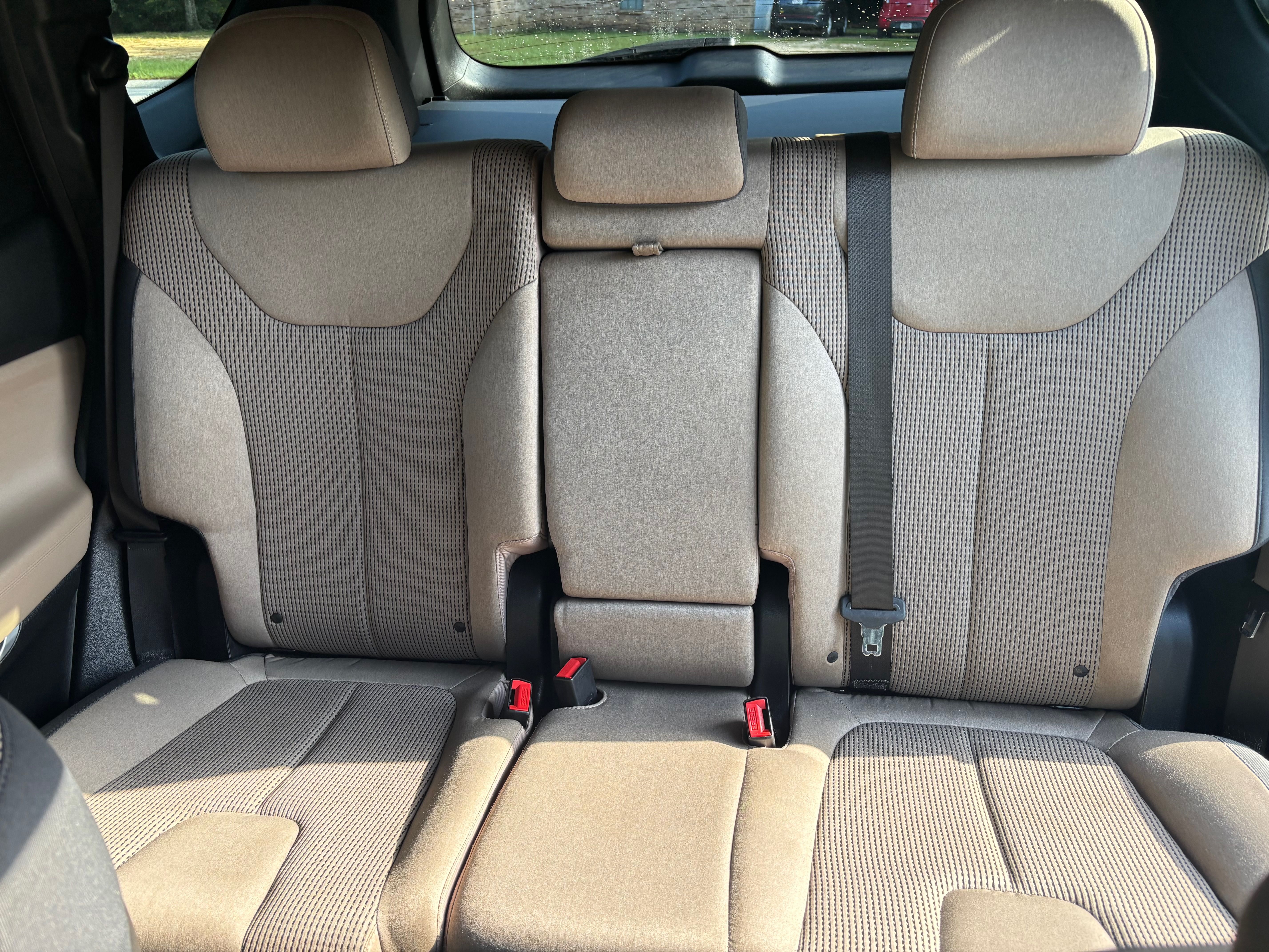 Used 2019 Hyundai Santa Fe SEL FWD image 13