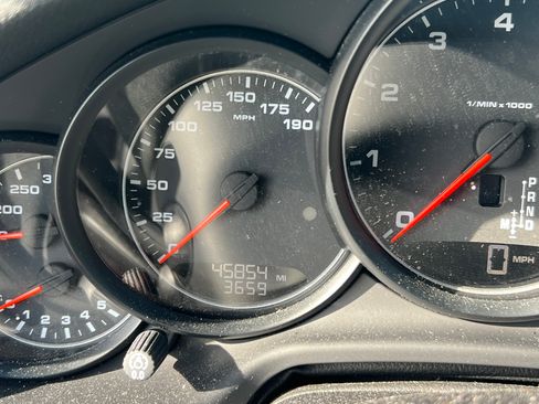 Used 2016 Porsche Panamera 4 Edition image 8