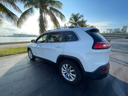 Used 2015 Jeep Cherokee Limited w/ Luxury Group image 12