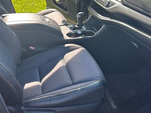 Used 2014 Toyota Highlander Plus FWD image 4