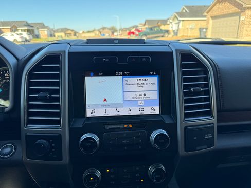 Used 2019 Ford F150 King Ranch image 10