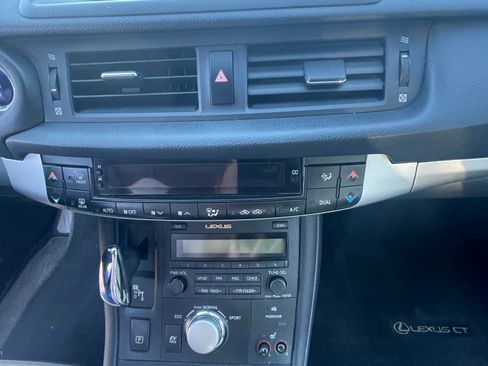 Used 2012 Lexus CT 200h Premium image 12