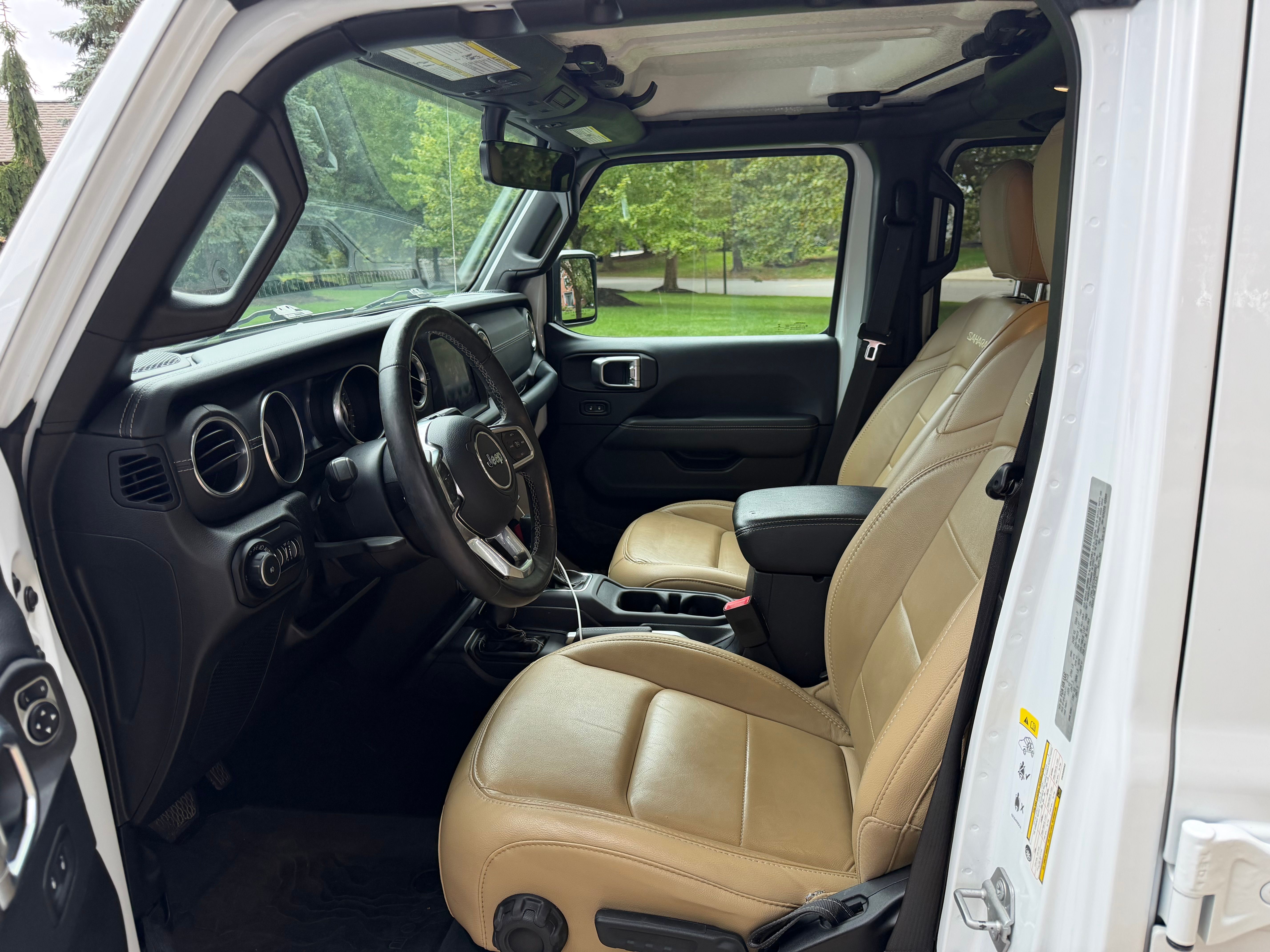 Used 2019 Jeep Wrangler Unlimited Sahara AWD/4WD image 10