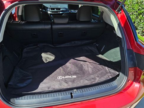 Used 2013 Lexus CT 200h image 17