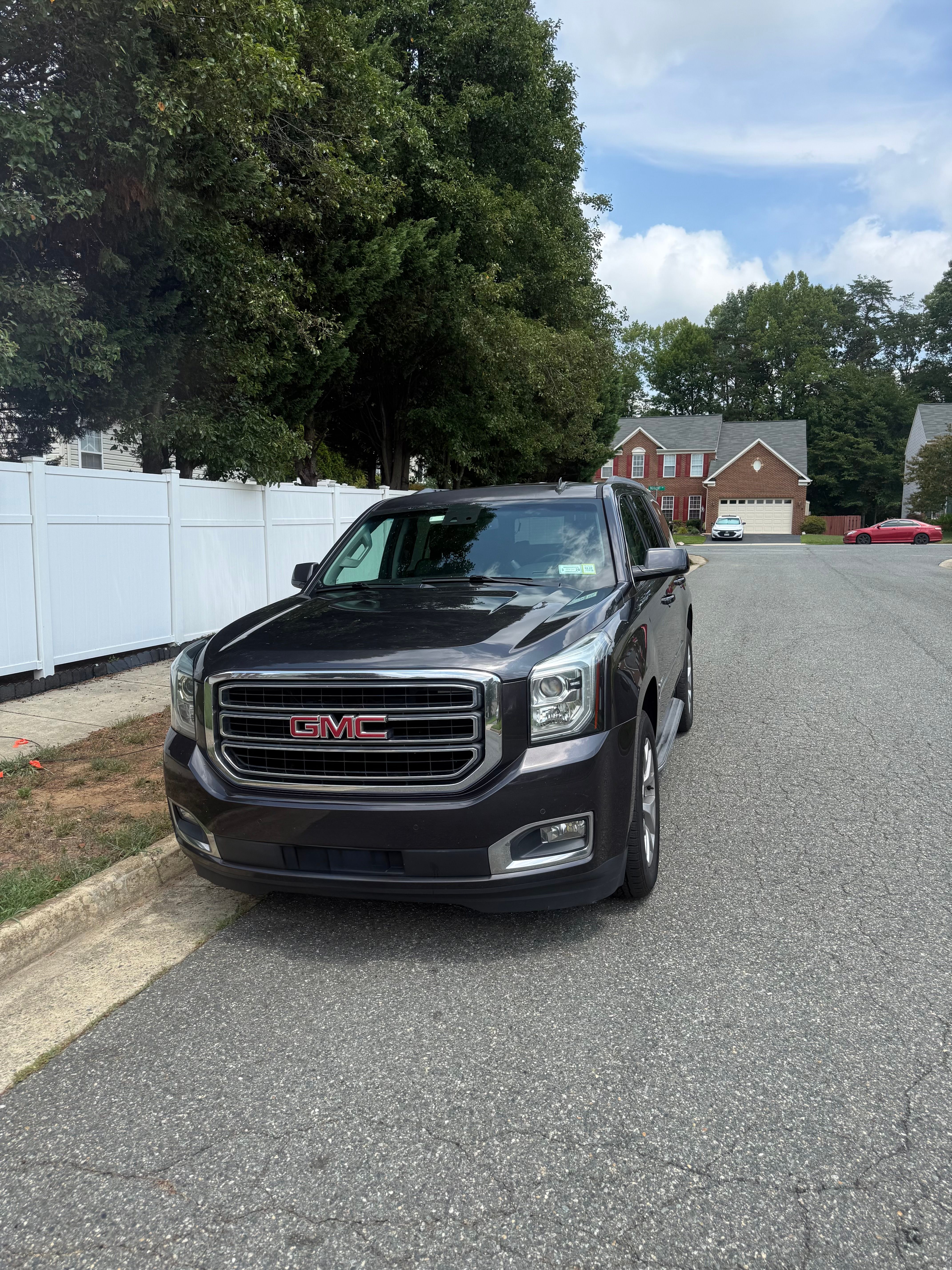 Used 2015 GMC Yukon SLT w/ Open Road Package AWD/4WD image 1