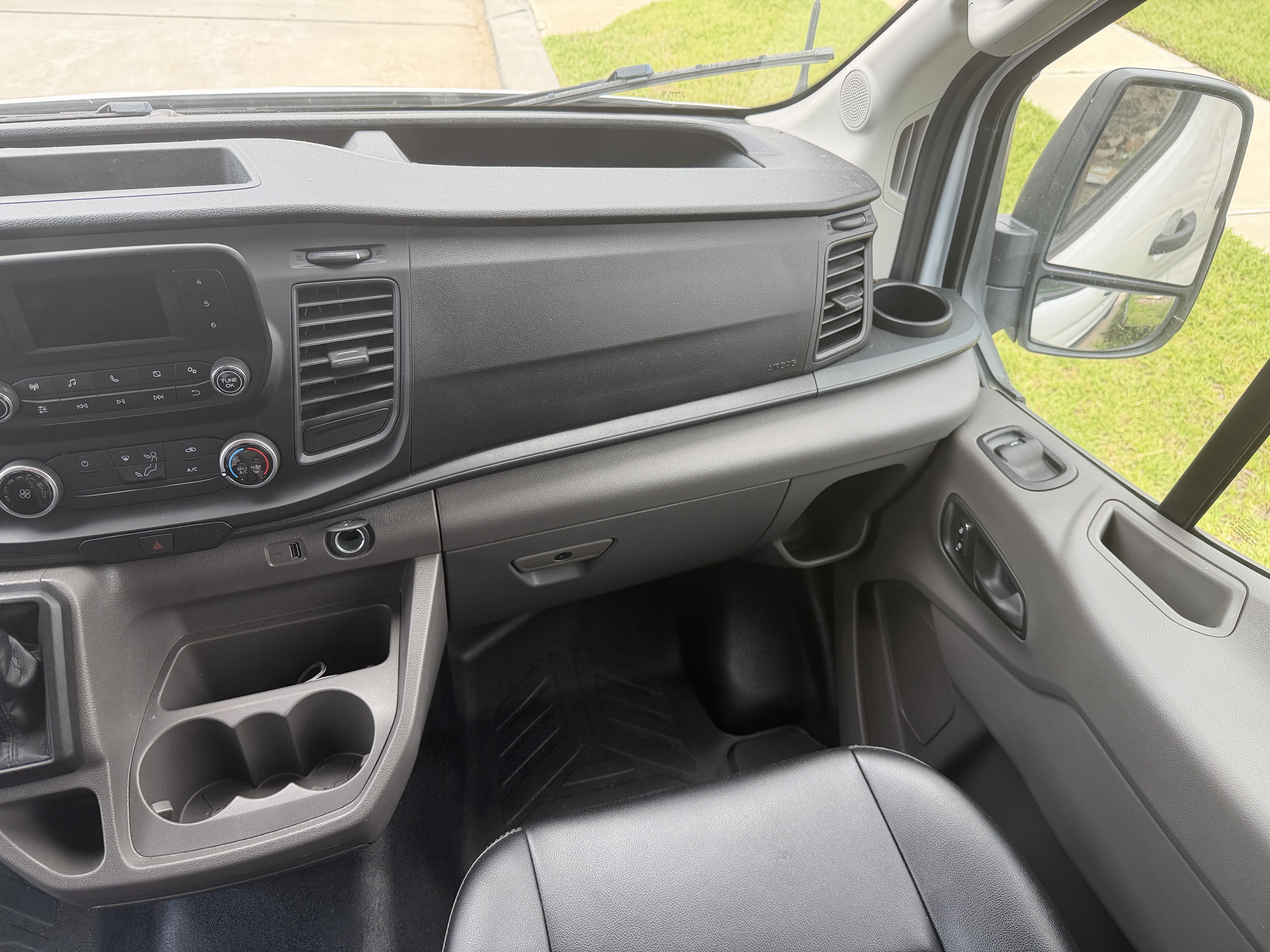 Used 2024 Ford Transit 250 148 High Roof Extended RWD image 5
