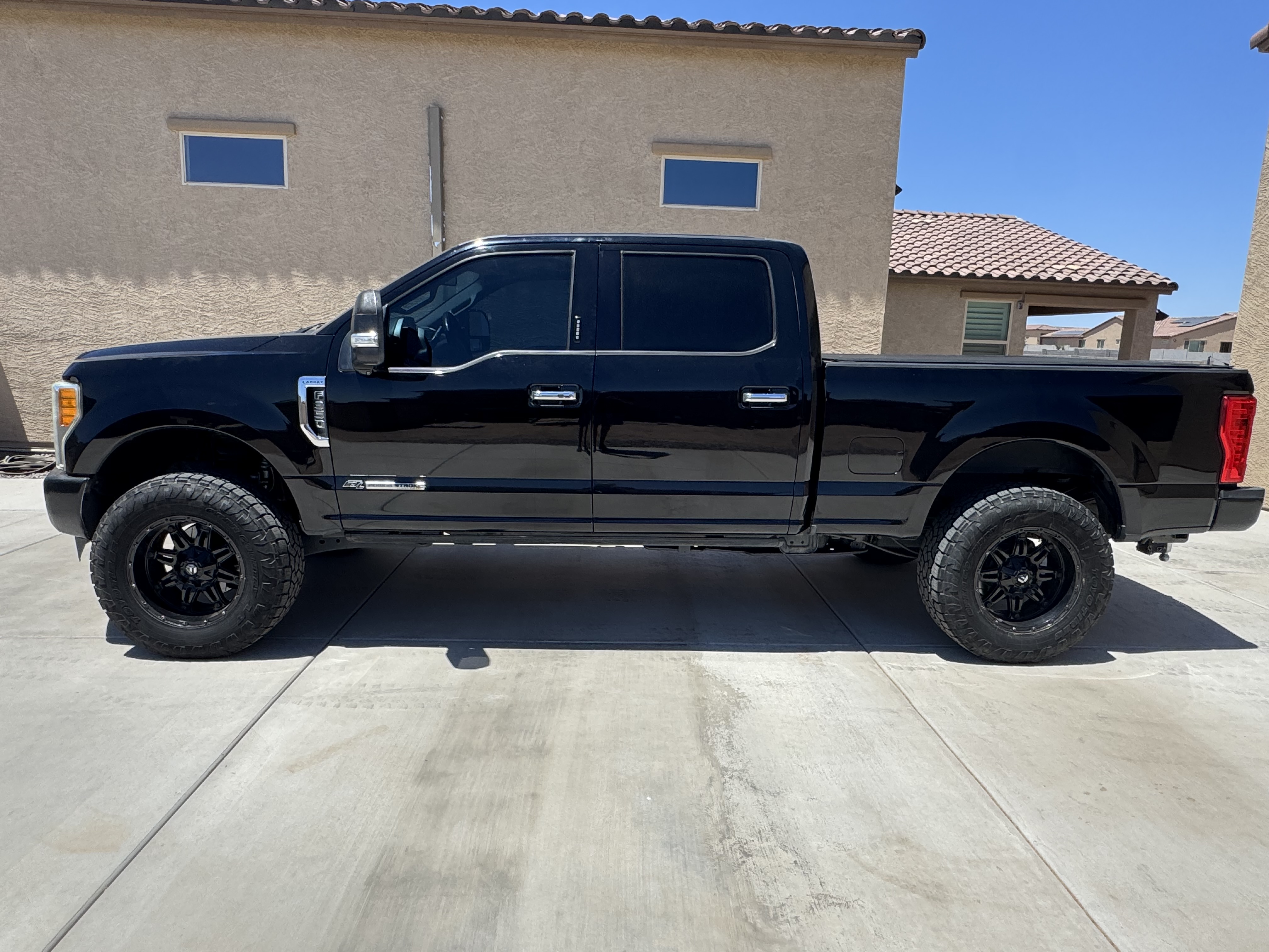 Used 2017 Ford F350 Lariat w/ Lariat Ultimate Package AWD/4WD image 1