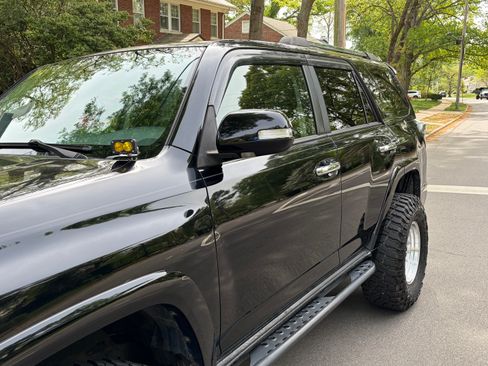 Used 2011 Toyota 4Runner SR5 image 2