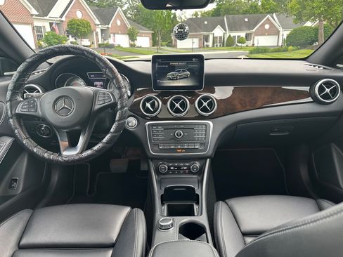 Used 2016 Mercedes-Benz CLA 250 image 16