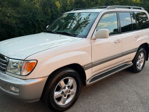 Used 2005 Toyota Land Cruiser AWD/4WD image 6