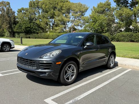 Used 2018 Porsche Macan Sport Edition AWD/4WD image 6