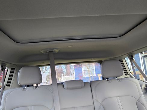 Used 2023 Jeep Wagoneer L Series III w/ Premium Group I image 23