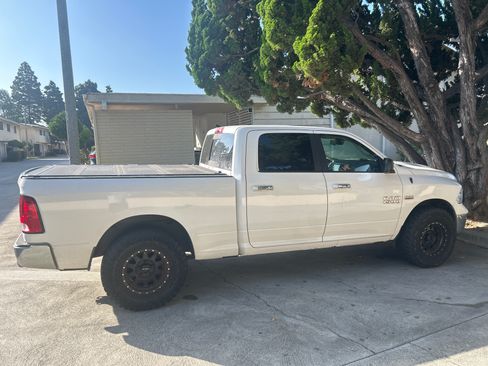Used 2017 RAM 1500 Big Horn RWD image 6