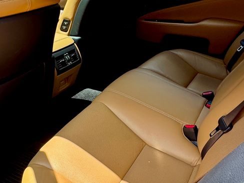 Used 2017 Lexus LS 460 AWD w/ Comfort Package image 10