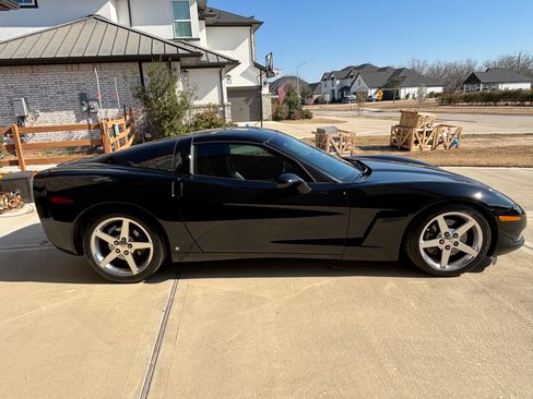 Used 2006 Chevrolet Corvette Coupe 2D image 9