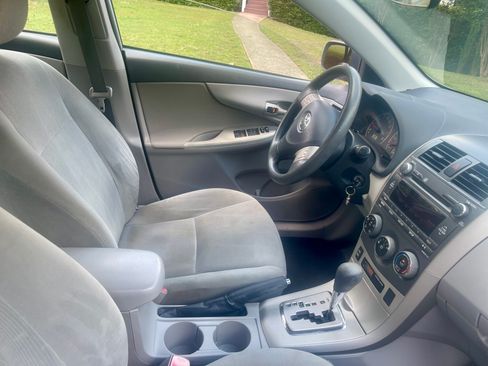 Used 2011 Toyota Corolla LE FWD image 10