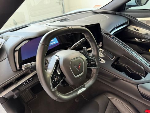 Used 2023 Chevrolet Corvette Z06 RWD image 4