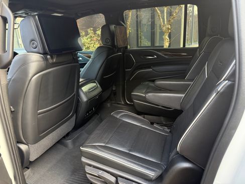 Used 2021 Cadillac Escalade ESV Premium Luxury w/ Driver Assist Tech Package image 9