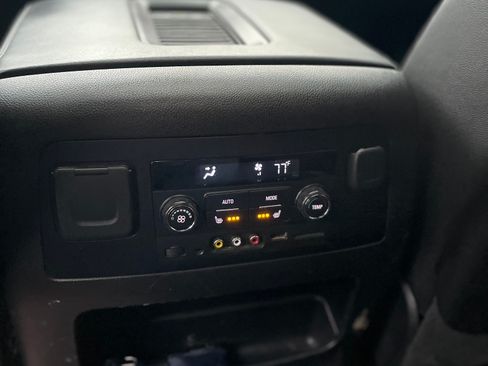 Used 2016 GMC Yukon SLT w/ Open Road Package image 13