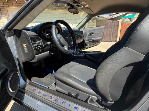 Used 2005 Chrysler Crossfire Limited image 2