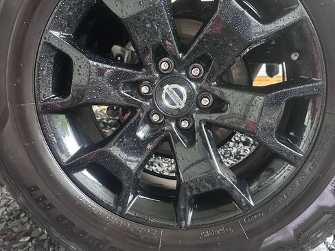 Used 2021 Nissan Frontier SV w/ Midnight Edition Floor Mats AWD/4WD image 9