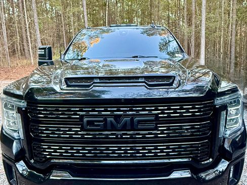 Used 2020 GMC Sierra 3500 Denali w/ Denali Ultimate Package image 17