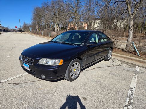 Used 2005 Volvo S60 2.5T image 2