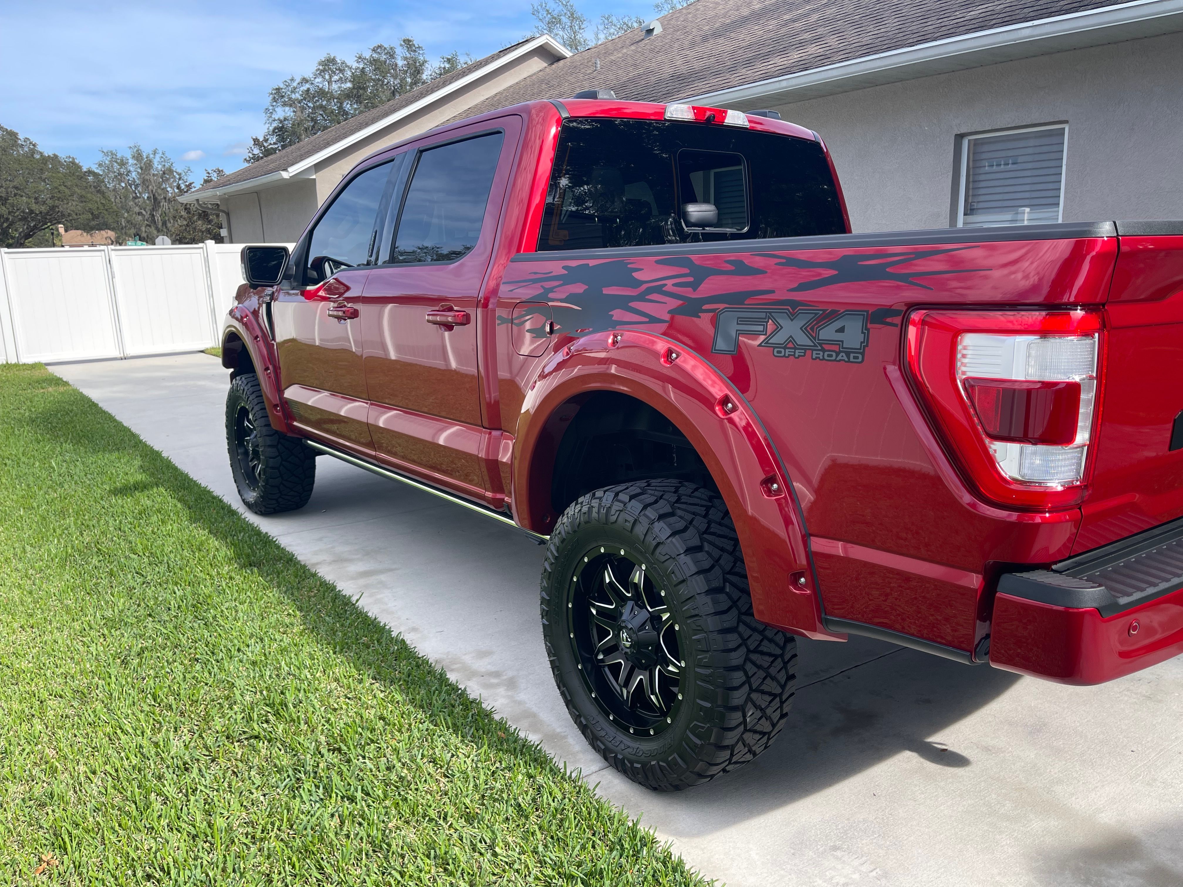 Used 2021 Ford F150 Lariat w/ Equipment Group 502A High AWD/4WD image 6