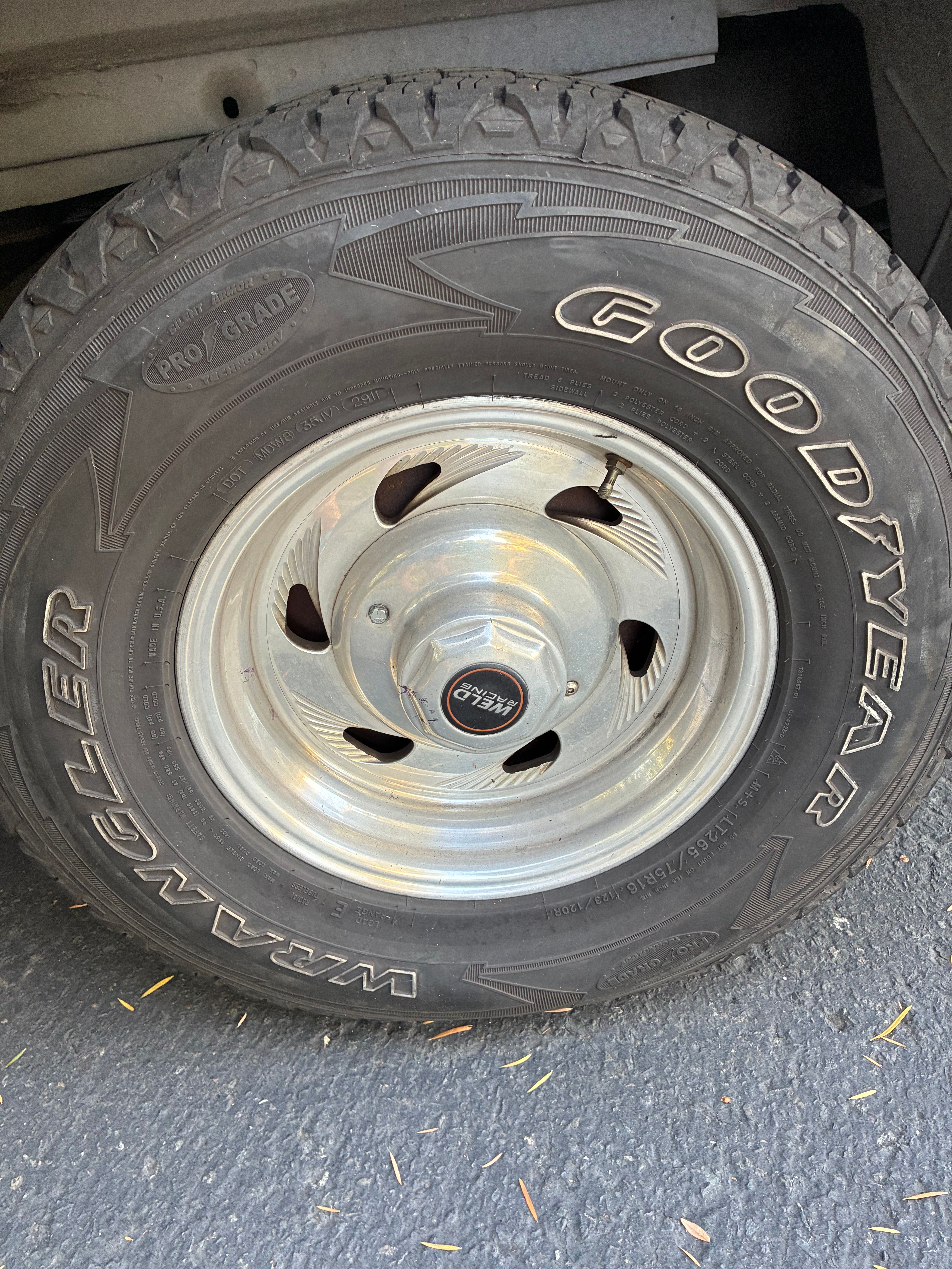 Used 1995 Chevrolet Suburban 2500 AWD/4WD image 8