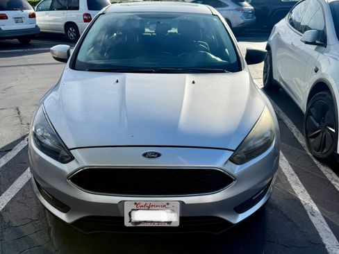 Used 2017 Ford Focus SEL image 2