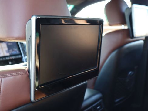 Used 2016 Toyota Land Cruiser image 18