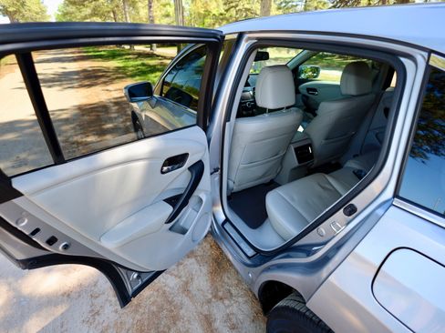 Used 2017 Acura RDX AWD w/ Advance Package image 16