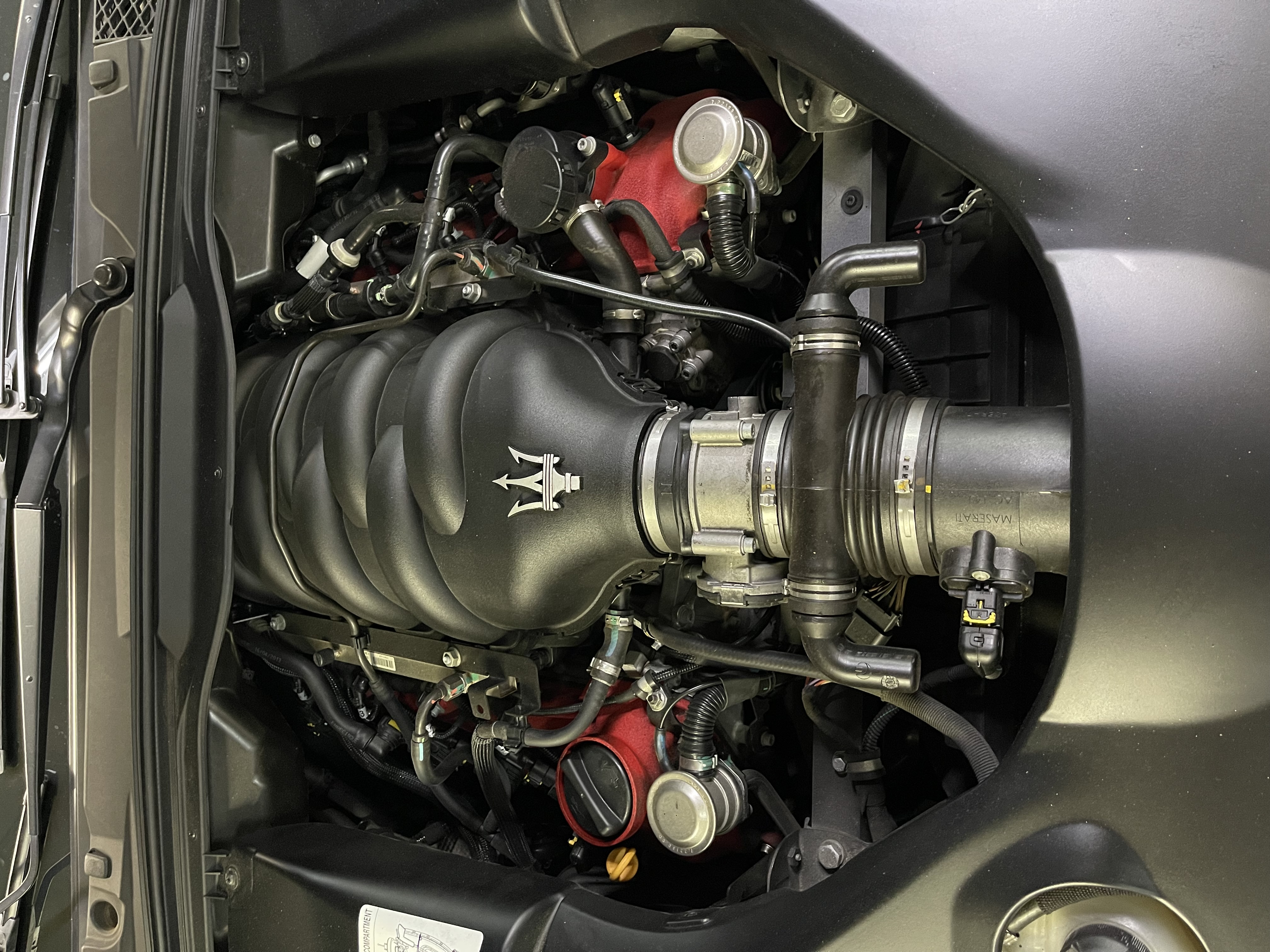 Used 2013 Maserati GranTurismo Sport RWD image 11