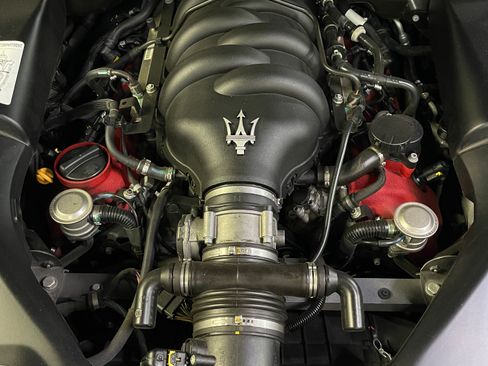 Used 2013 Maserati GranTurismo Sport RWD image 11
