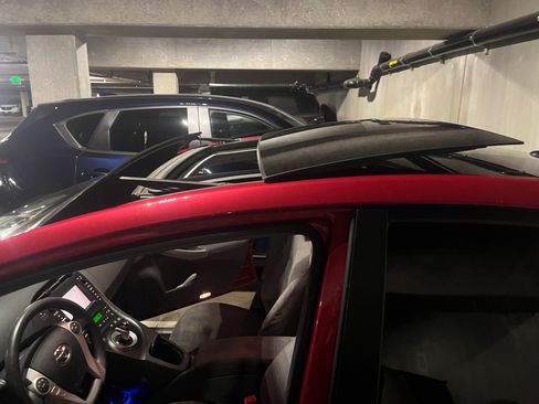 Used 2010 Toyota Prius FWD image 5