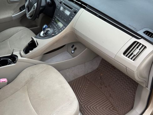 Used 2011 Toyota Prius Five image 11