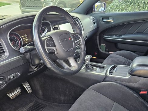 Used 2016 Dodge Charger R/T Scat Pack w/ Technology Group image 16