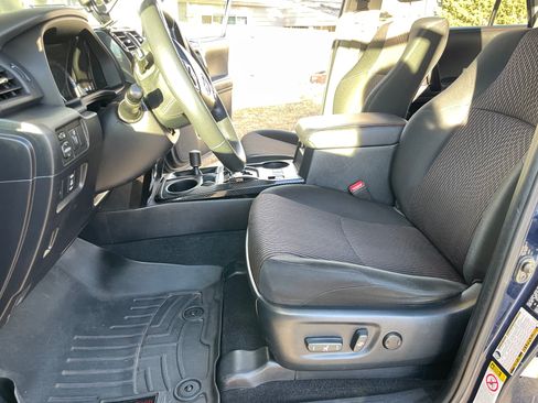 Used 2019 Toyota 4Runner 4WD image 11