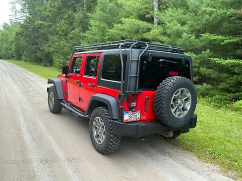 Used 2015 Jeep Wrangler Unlimited Rubicon AWD/4WD image 19